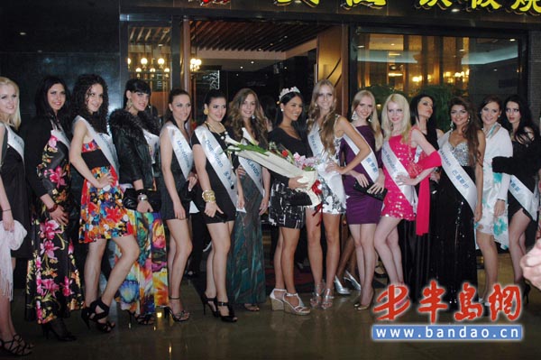 Miss Beauty of the World 2010 new pics ( Miss Vietnam also...) 20100509152623_IOBK015J