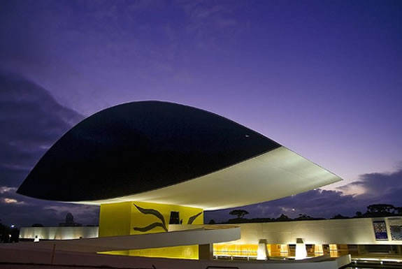 Najlepše svetske građevine - Page 2 Muzej-Oscar-Niemeyer-Brazil