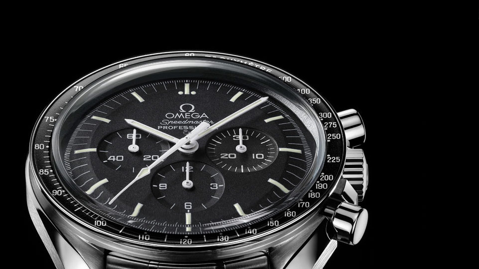 10 de 10 - Página 3 The-current-version-of-the-Omega-Speedmaster-21