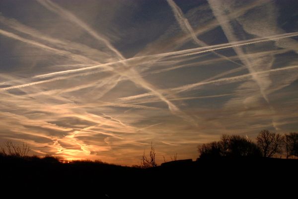  31 Jullet : Chemtrails ou simple nuage ? Chemtrails4