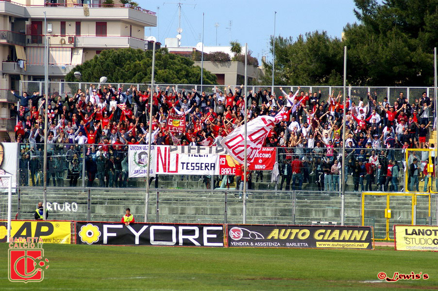 ULTRAS BARLETTA - Page 2 Imgp2583