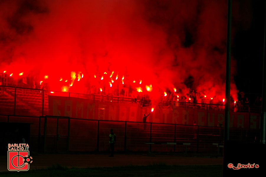 ULTRAS BARLETTA - Page 4 Imgp3931