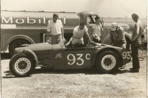 Hot rod nostalgia - Page 28 1937-Ingalls-Special-period