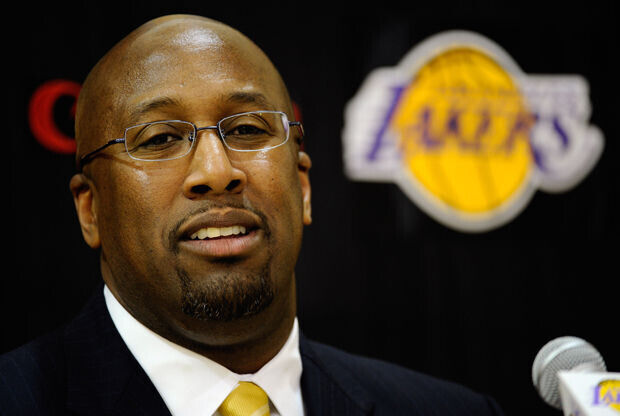 Los Lakers despieden a su entrenador 114964435