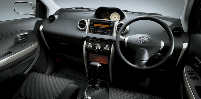  2005 New-ist2004-interior