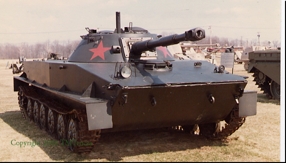 Carros potsguerra sovieticos. PT-76-4