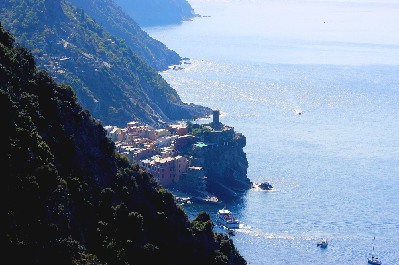 Randonnées sur les sentiers des Cinque terre . Vers-Vernazza2