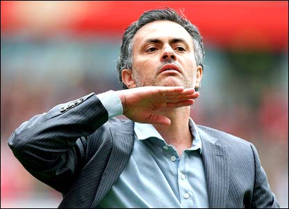 مورينهو يحضر خطة لايقاف روبن 416250_mourinho_12