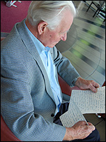 Recuerdos de Bob Paynter, camarógrafo de Thriller. Bob_reading_jackson_notes_1_152x203