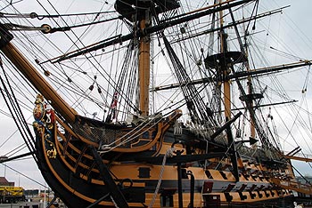 Le HMS Victory construit en 1759. Coast_gal_victory