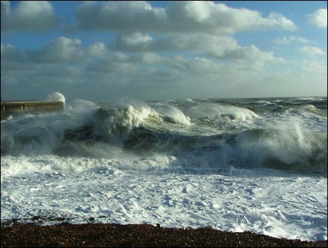 آهاتي وأحزاني ......... Rough_sea_470x355