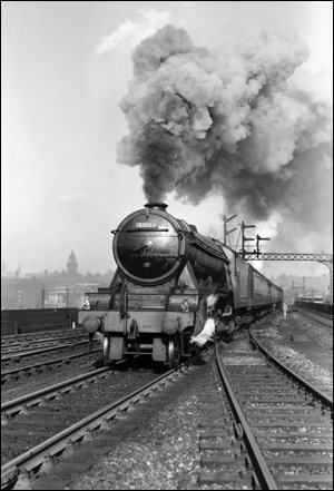 Harry Potter Yr3: The First Owl Flying_scotsman_bw_300x441