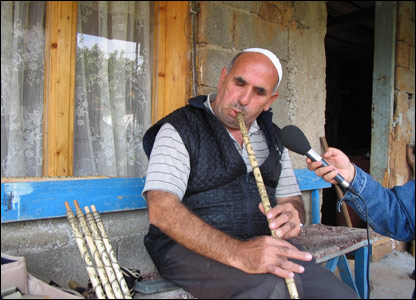 Veshjet tradicionale shqiptare - Faqe 2 20091229104301mac_kavall1