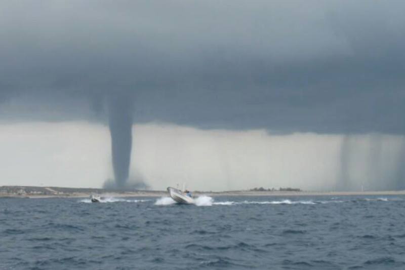 water spout 2014 Tromba-marina-la-paz-4