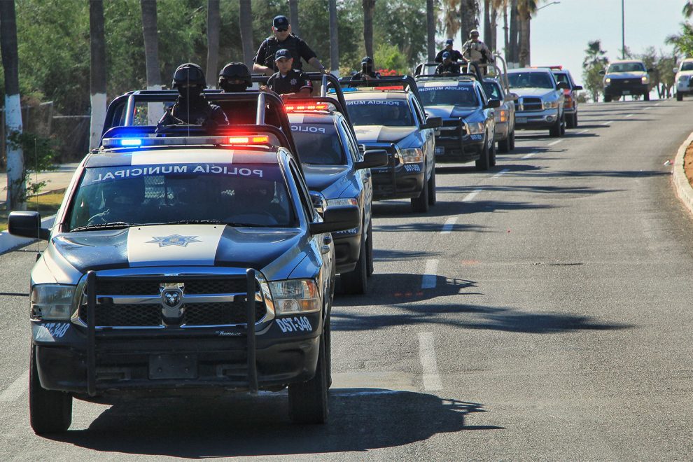 Tengo una mejor propuesta Patrullas-policias-los-cabos-990x660