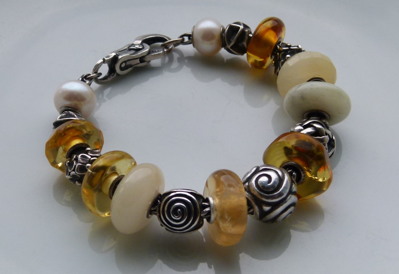 amber - New amber on a bracelet Amberc10