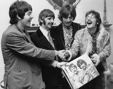 Tus fotos favoritas de los Beatles, o algo. - Página 5 Pepperparty01bbc