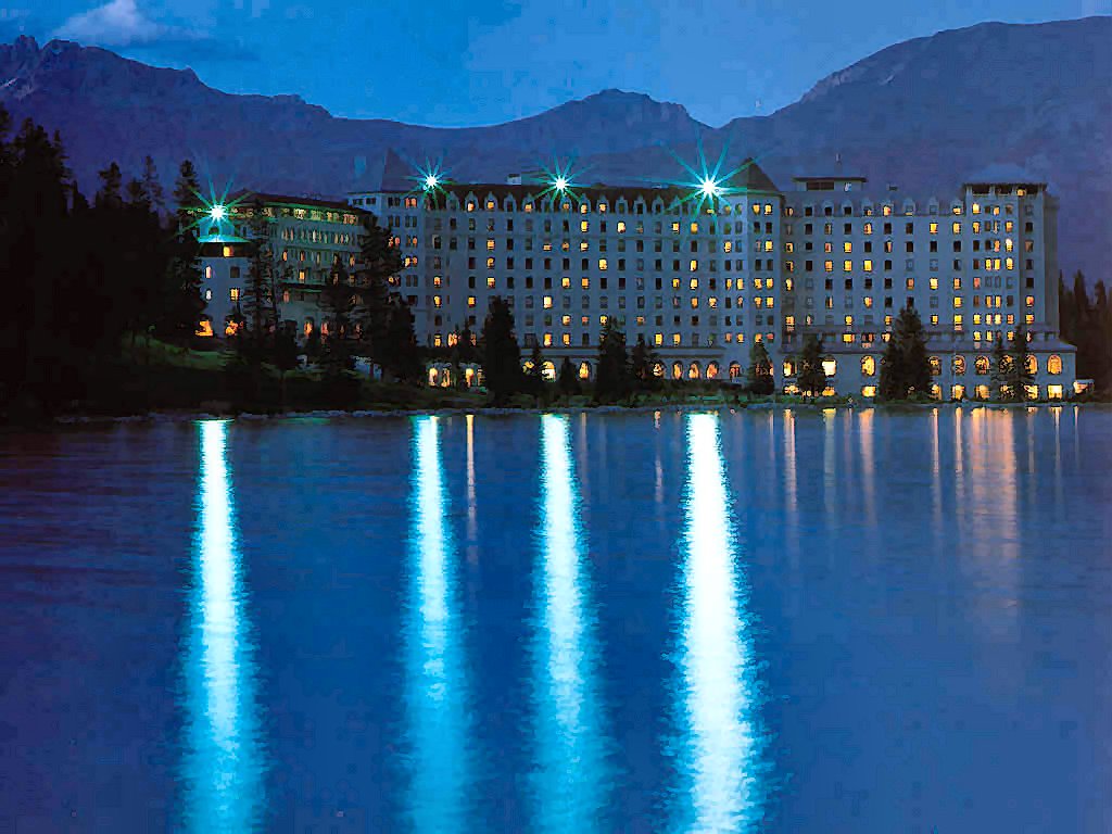 اجمل اماكن فى العالم Canadian_rockies_csg045_evening_at_chateau_lake_louise