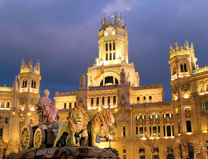 plaza de cibeles Plaza-de-Cibeles_Plaza-de-Cibeles-view-by-night_3534