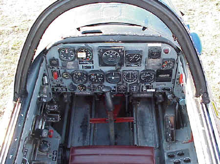 Novedades del Grob G 120 TP-A - Página 12 Beech_T-34_Cockpit