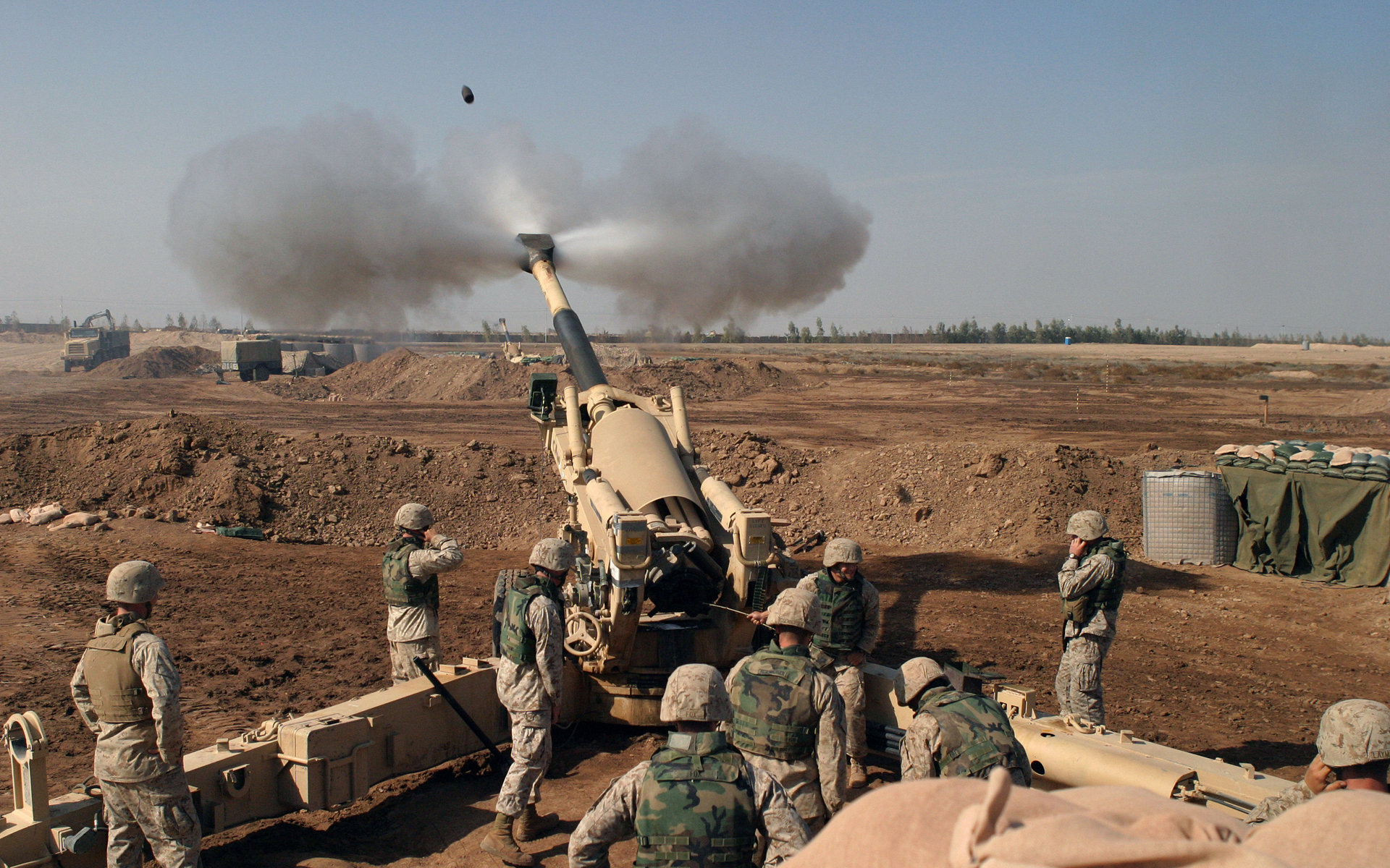 التطـور التكنولوجي وتأثيره على الاستخدام التعبوي لوحدات المدفعية Artillery_fire-wide