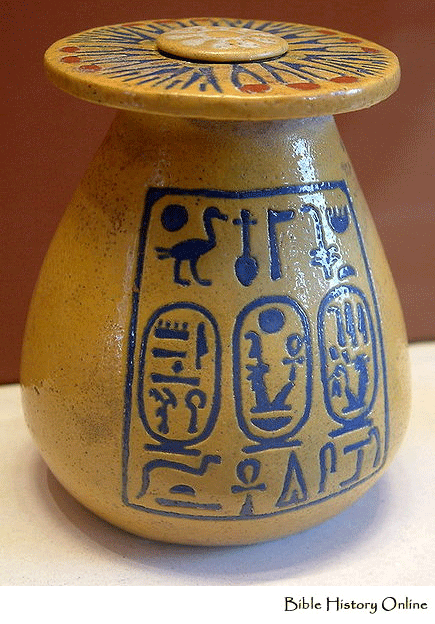Museo de El Louvre - Página 2 Vase-Bearing-the-Name-of-Amenhotep-III-and-Tiy