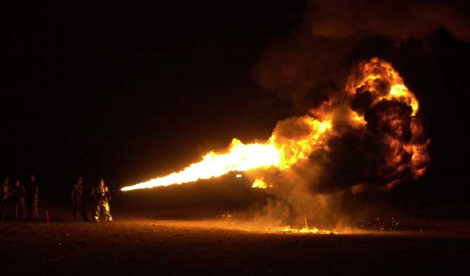 Picture-Destruction - Seite 6 Flamethrower_upward