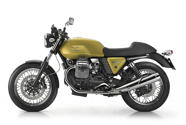 Deux Roues, Un guidon, des vibrations et des frissons. - Page 10 Moto_guzzi_v7_cafe_classic