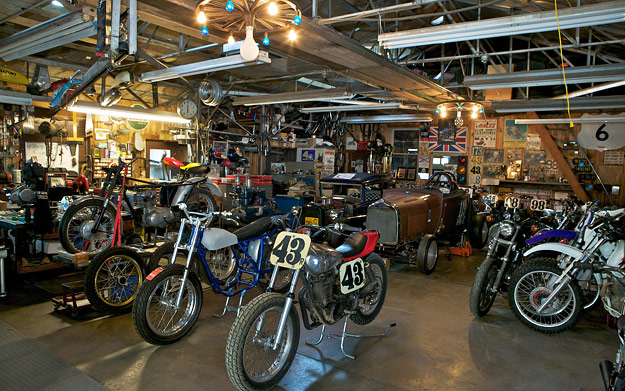 [culture] ....... Avez-vous lu? Motorcycle-wallpaper-garages