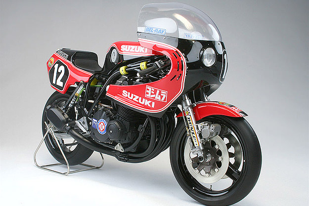 YOSHIMURA GS1000R COOLEY/CROSBY Scale-model-motorcycle-4