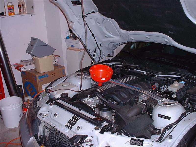 BMW E36 Cambio de Aceite Funnel