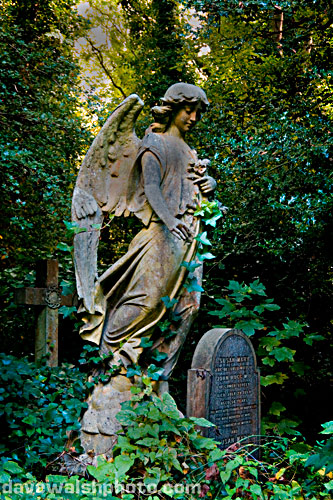 Esculturas en Cementerios - Página 2 IMG_3080_highgate_cemetery_statue