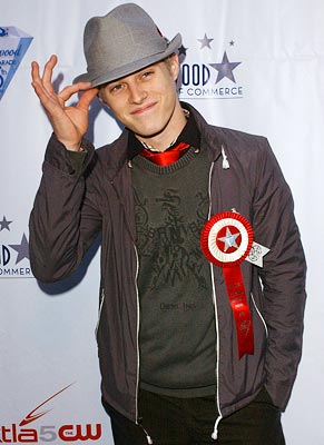 Lucas Grabeel 4974_high-school-musical-lucas-grabeel-400