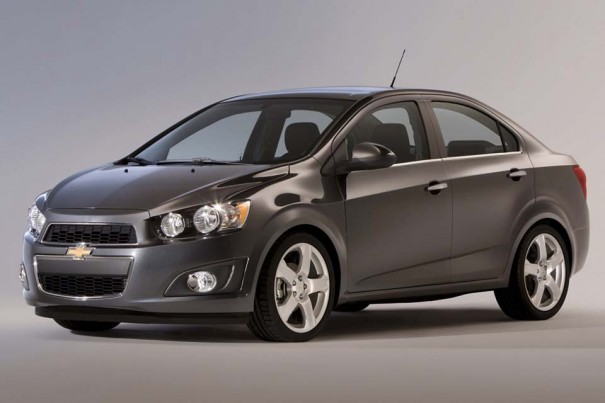 Chevrolet Aveo/Sonic Sonic-sedan000_960_640-605x403