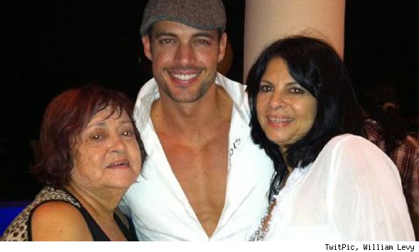 william levy  - Page 36 William-levy-cumple-082911