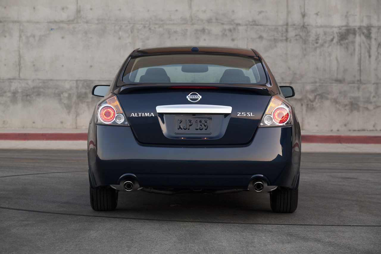 2010 Nissan Altima Coupe 12-2010-altima-sedan