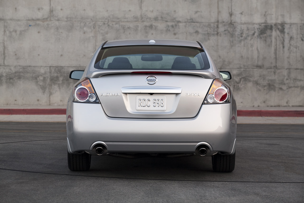 2010 Nissan Altima Coupe 14-2010-altima-sedan