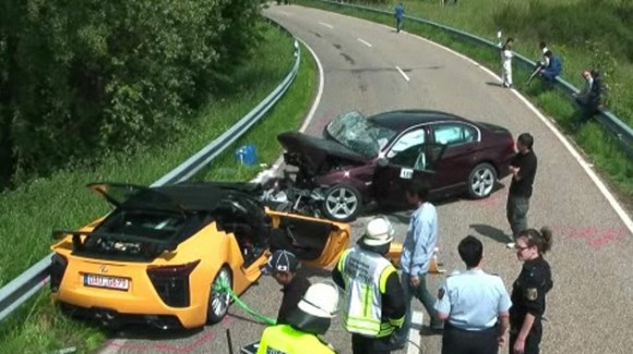 El jefe de pruebas de Toyota fallece al volante del LFA Lfa-crash-cap-630op