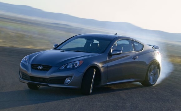 Hyundai Genesis Coupe 2011, con el nuevo 3.8 V6 R-Spec 580hyuncoupetras