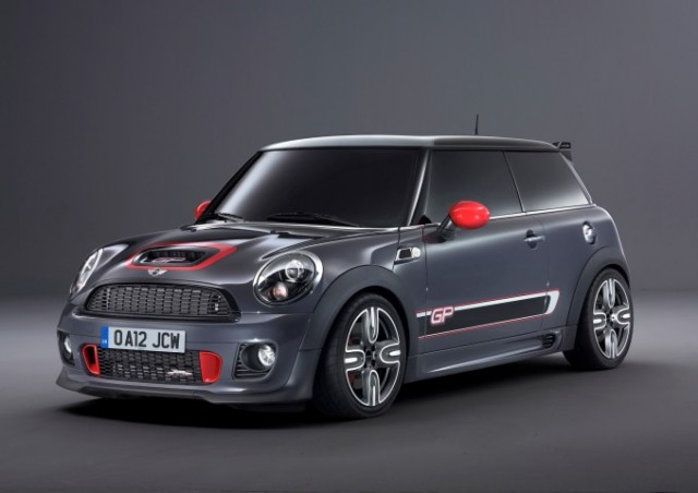 Mini JCW GP vs Audi A1 Quattro 2013-mini-john-cooper-works-gp100390328m