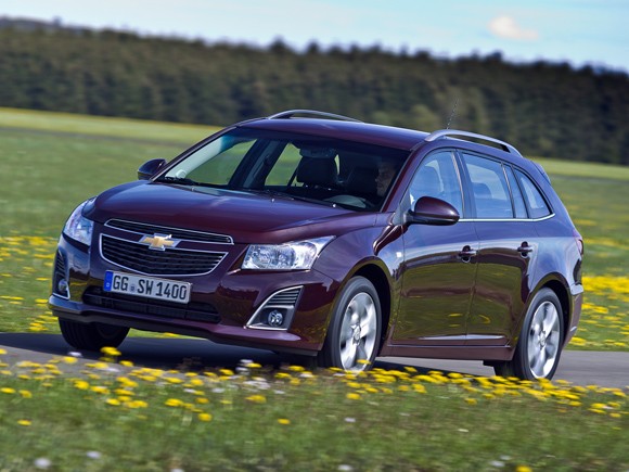 España: Llega el Chevrolet Cruze SW (1.4 Turbo incluido) 0000wagon16