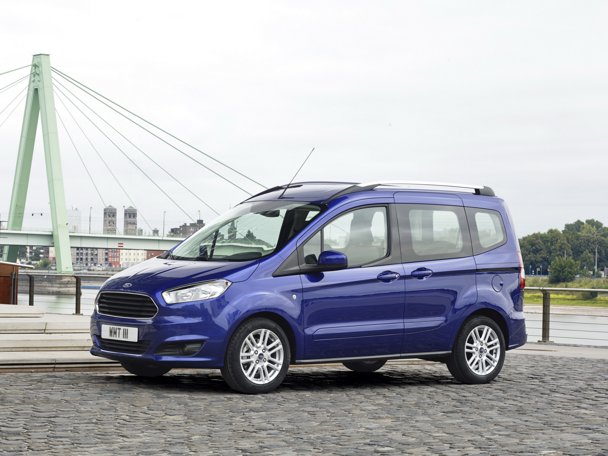 Ford tourneo 2012