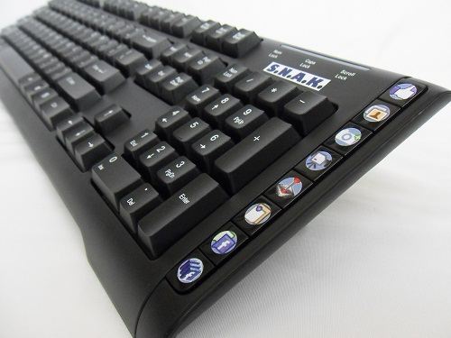 El teclado SNAK hará que perder el tiempo en Facebook sea aún más fácil 110307-snak-g06