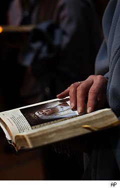 lEl Regreso De La Inquisición De  L A Iglesia Católica. Prologo - Página 9 Monja-ap240