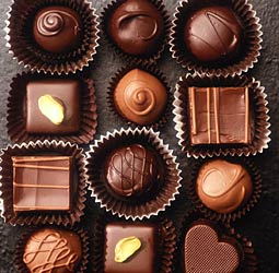 أطعمة قد تحرمك من النوم Chocolate-candy-box-255a072106