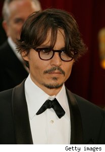 I baffi tornano di moda. Ecco gli stili più famosi Johnnydepp