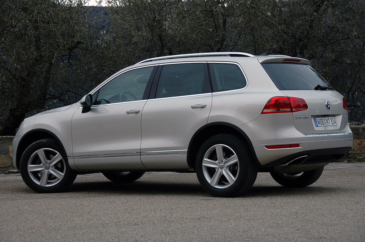 صور بكل التفاصيل للـ Volkswagen Touareg 02vwtouaregfd2011