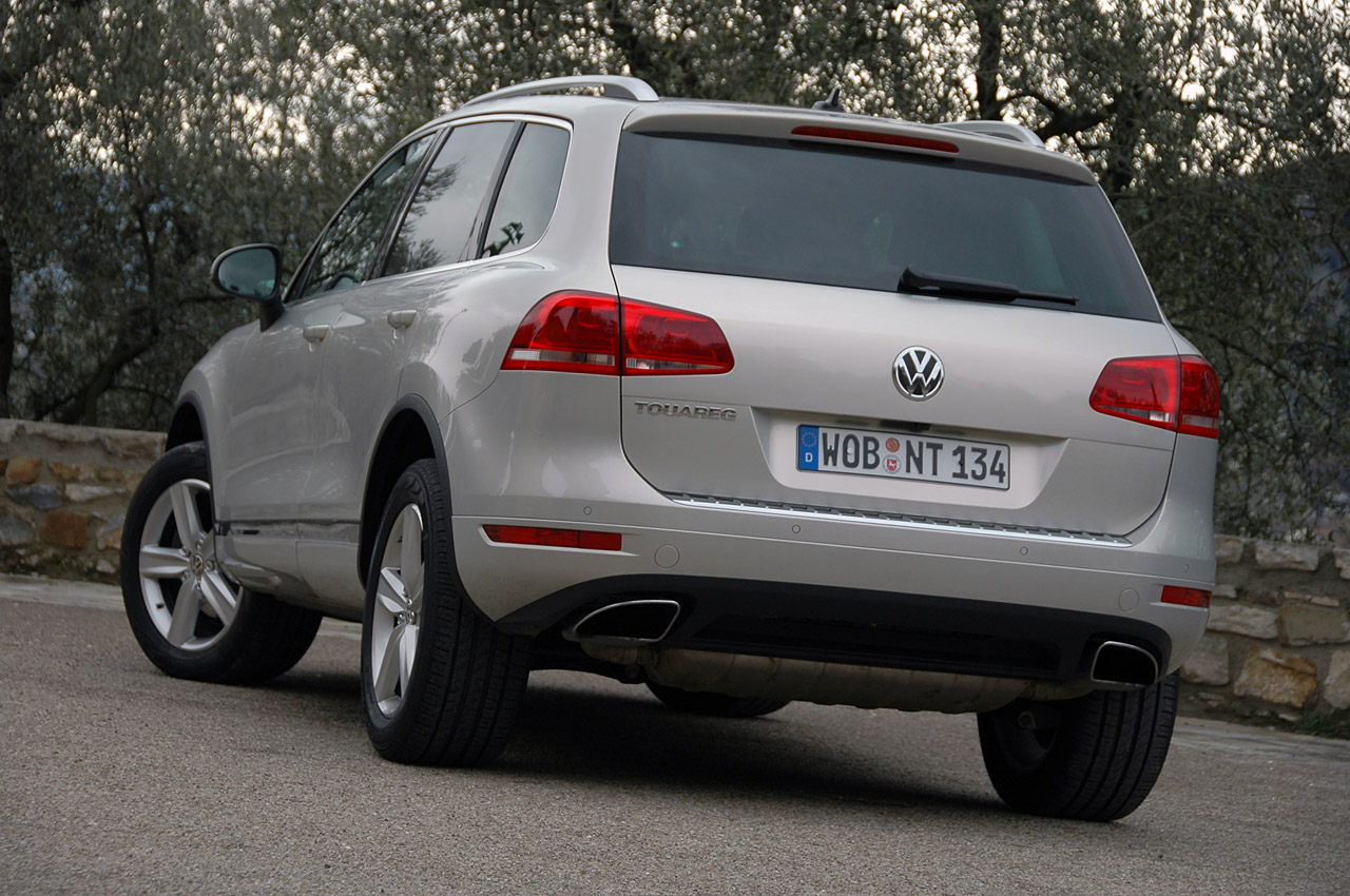 صور بكل التفاصيل للـ Volkswagen Touareg 04vwtouaregfd2011