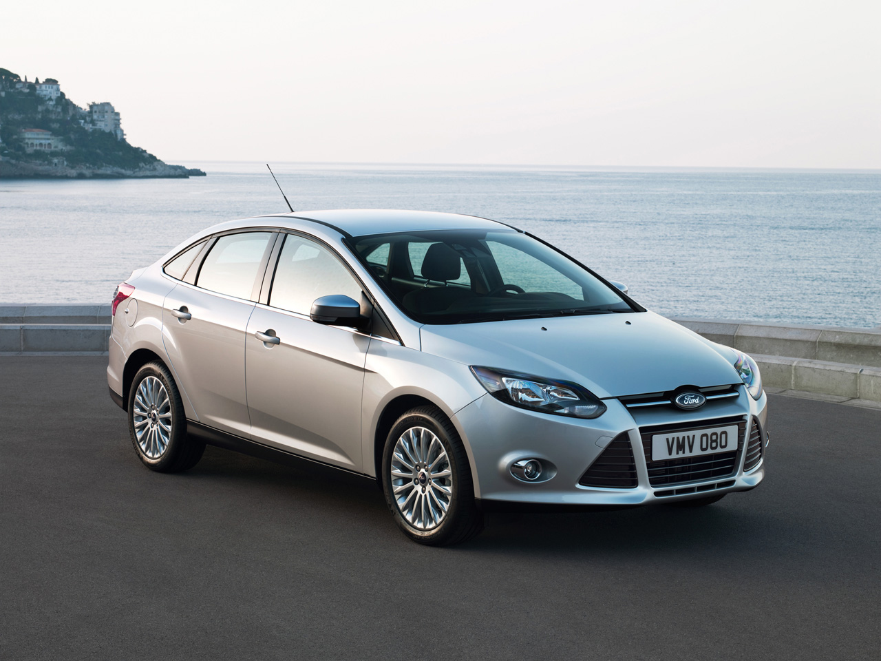  فورد فوكس 2012..........(جديد باريس) Newfordfocus-02