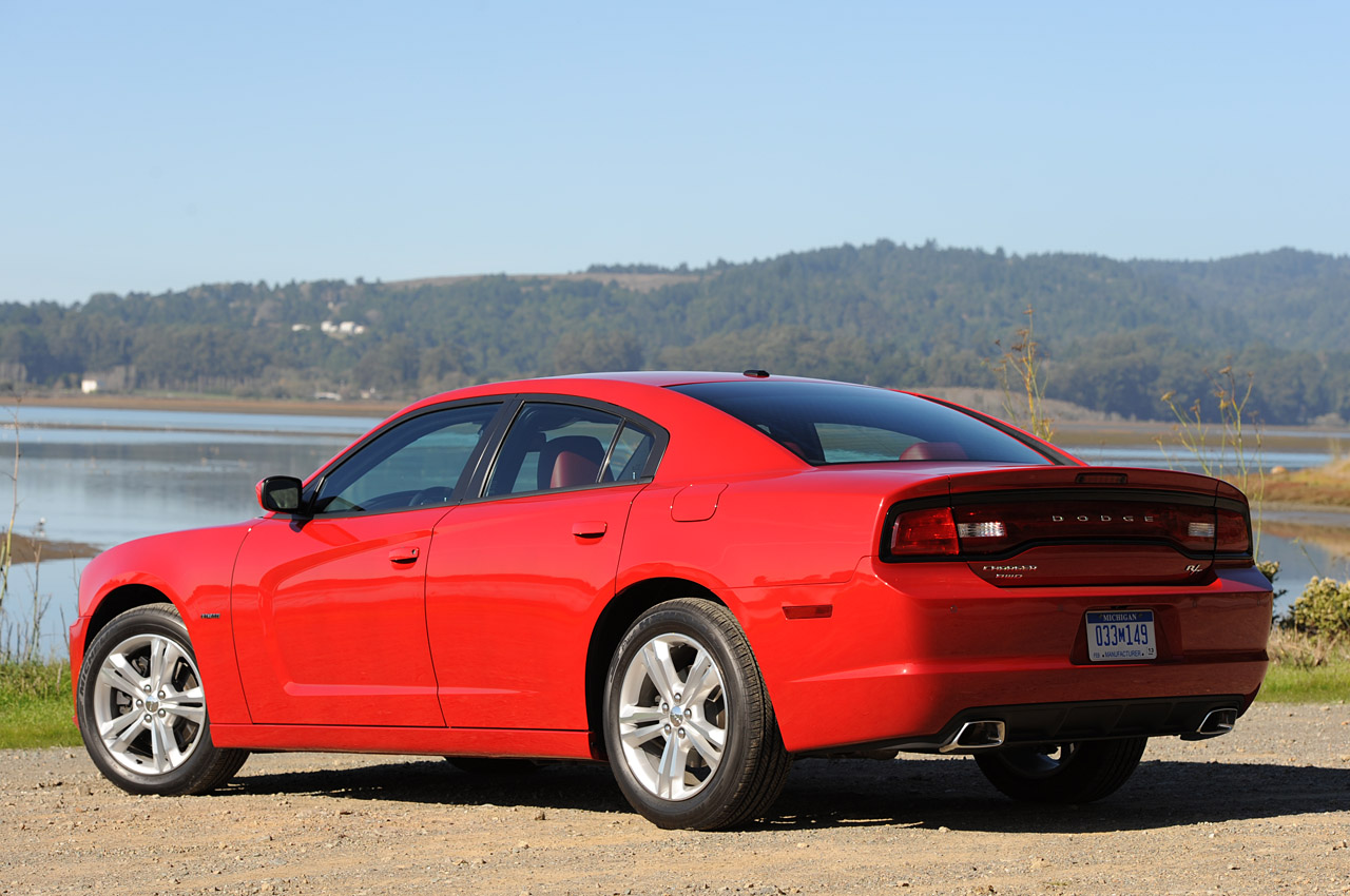 تجربة [ 2011 Dodge Charger ] 04-2011-dodge-charger-first-drive